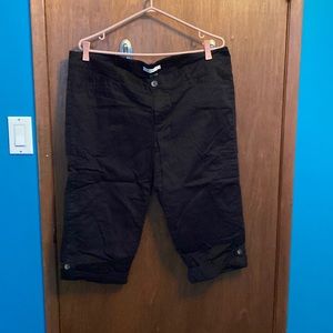 2 pairs capris
